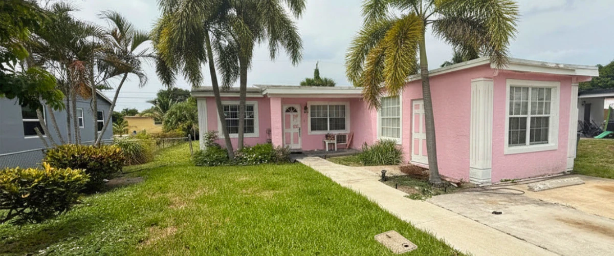 Before renovation. Alfred's mother's Florida home before rehab. Sell My House For Cash Florida case study